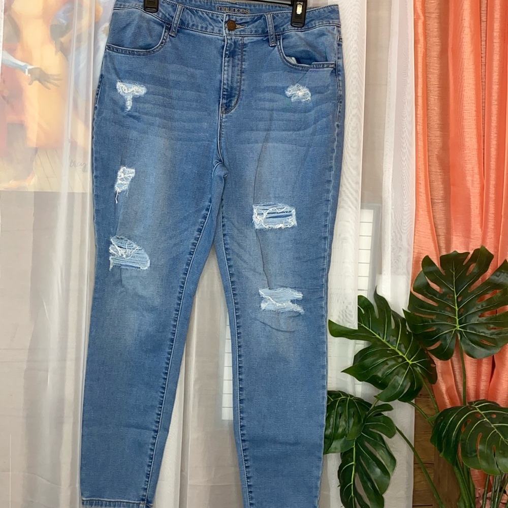 Super Stretchy slightly distressed denim Jeans 👖 🥰